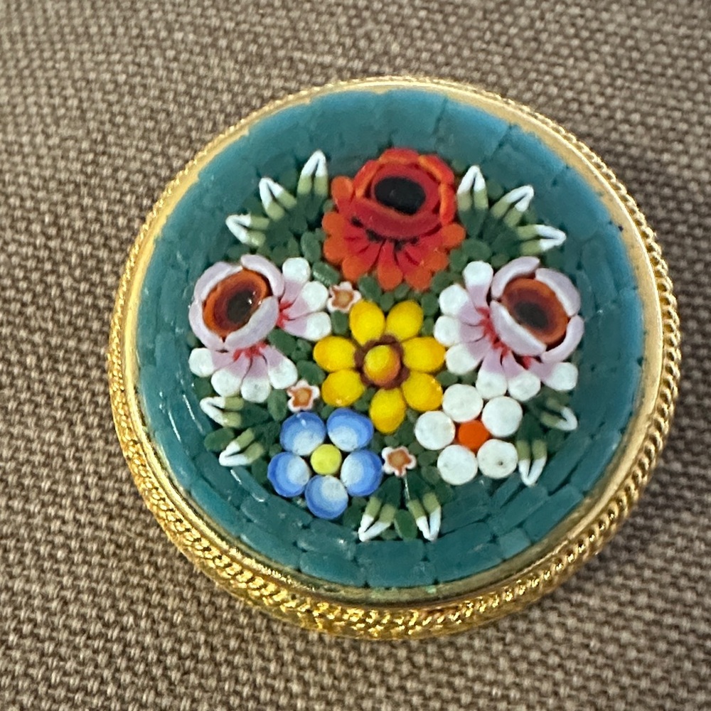 Vintage Floral Micro Mosaic Brooch with Gold Accents - Picture 4 of 4